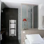 Chateau De L'oiseliniere לינה וארוחת בוקר 4*