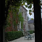 Chateau De L'oiseliniere לינה וארוחת בוקר 4*