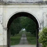 Chateau De L'oiseliniere לינה וארוחת בוקר
