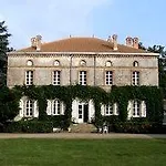 Chateau De L'oiseliniere