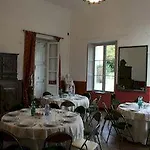 Chateau De L'oiseliniere לינה וארוחת בוקר