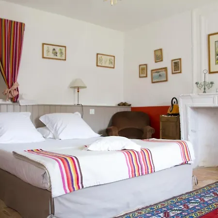 לינה וארוחת בוקר Chateau De L'oiseliniere 4*
