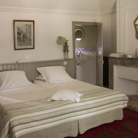 Chateau De L'oiseliniere 4*