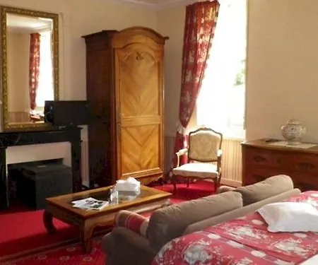 Chateau De L'oiseliniere Bed and breakfast 4*