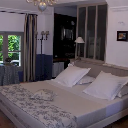Bed and breakfast Chateau De L'oiseliniere 4*