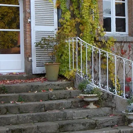 Chateau De L'oiseliniere Bed and breakfast