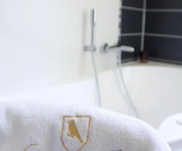 Couette-café Château De L'oiselinière