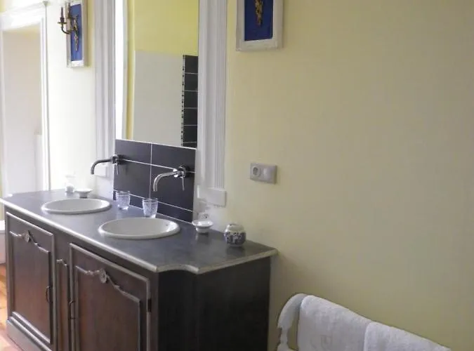 Couette-café Château De L'oiselinière 4*