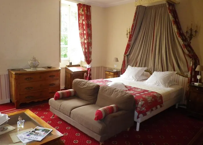 Château De L'oiselinière Gorges (Pays de la Loire)