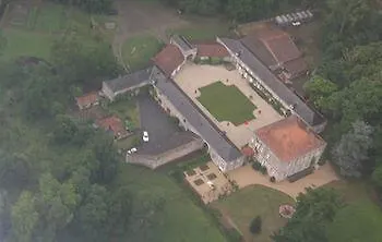 Couette-café Château De L'oiselinière 4*