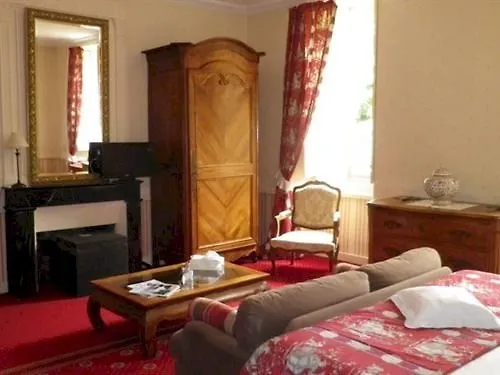 Château De L'oiselinière Couette-café 4*