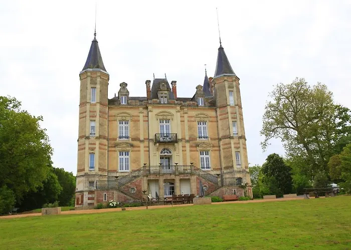 Château De L'oiselinière