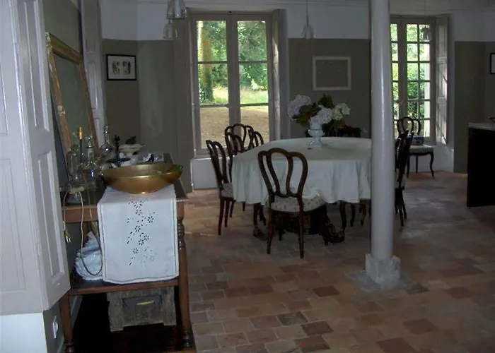 Couette-café Château De L'oiselinière 4*