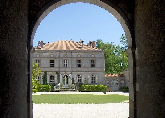Château De L'oiselinière Couette-café 4*